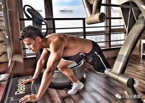 健身男明星吃瓜视频,揭秘健身圈幕后故事