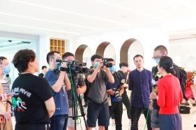 重庆音乐老师吃瓜视频播放,网络热议不断