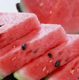 瓜坚强怎么吃视频,解锁夏日美味新吃法