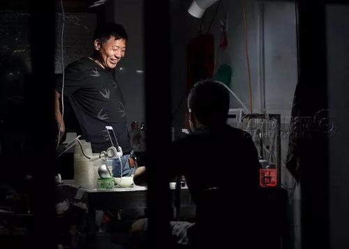 吃瓜观众大叔视频大全下载,趣味横生的网络现象解析