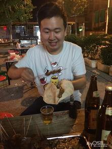 小胖子野外吃大瓜视频在线观看,小胖子挑战户外美食探险